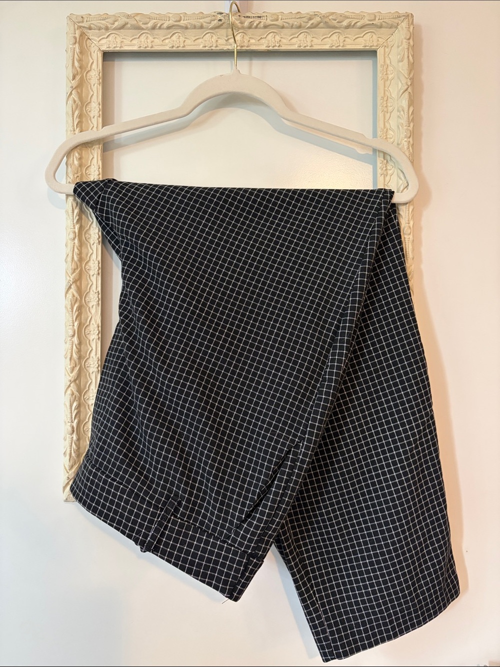 JULES & LEOPOLD | Black Grid-Print Women's Trousers - Picture 3 of 15